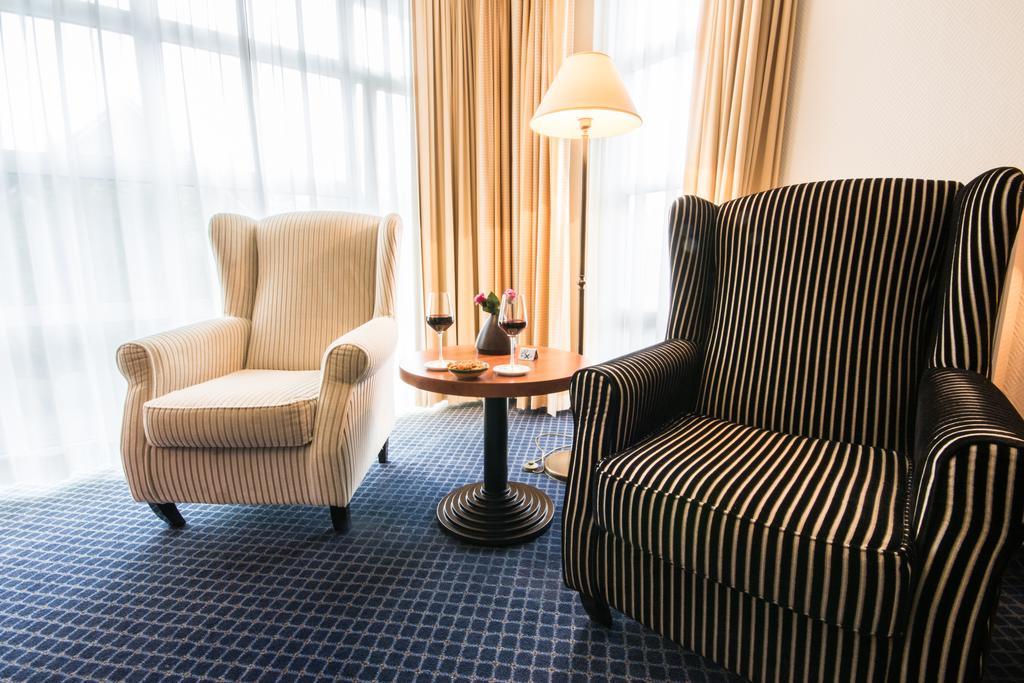 Ruinen De Stobbe Hotel & Suites מראה חיצוני תמונה